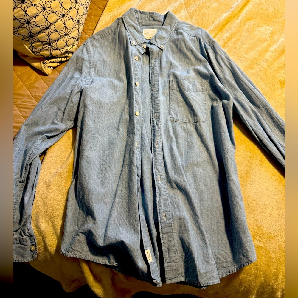 Men’s denim-style button-up